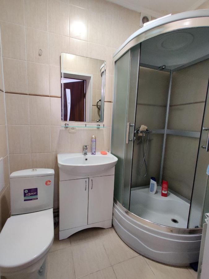 Комната В 4Х Комнатной Квартире Almatî Exterior foto